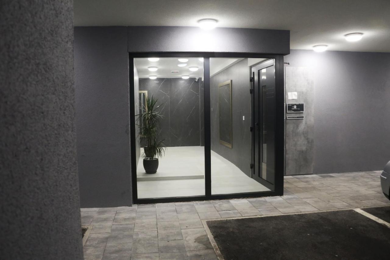 Apartman Natasa Sa Podzemnom Garazom Banja Luka Exterior photo